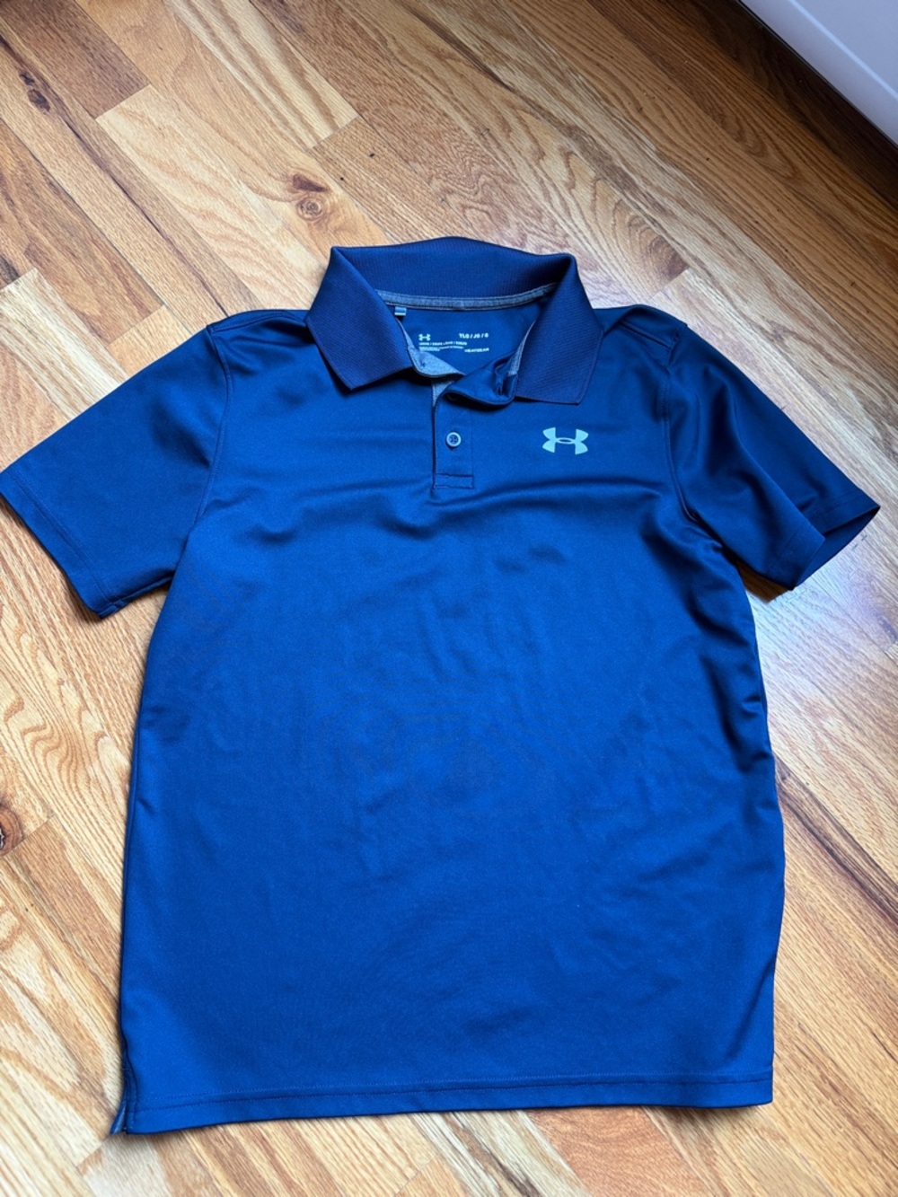 Under Armour Youth Large Bundle - Picture 6 of 9